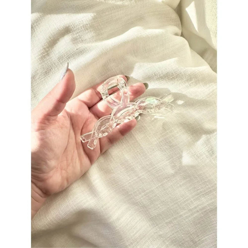 Iridescent braided twist hair claw ￼